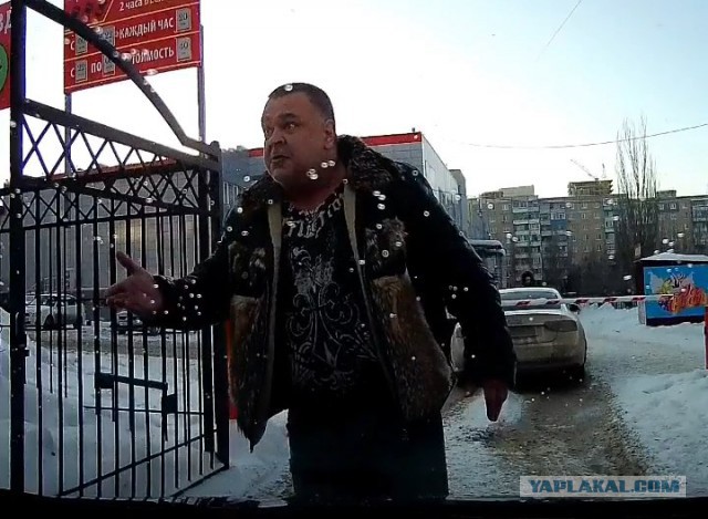 Неадекватный водитель на Audi