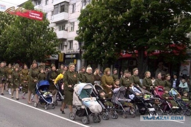 Тут девушка объясняет, почему георгиевскую ленточку неправильно назвали