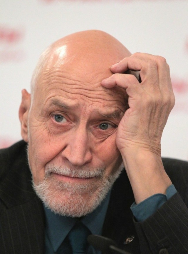 "Лучше не лезь туда, у них своя суета"