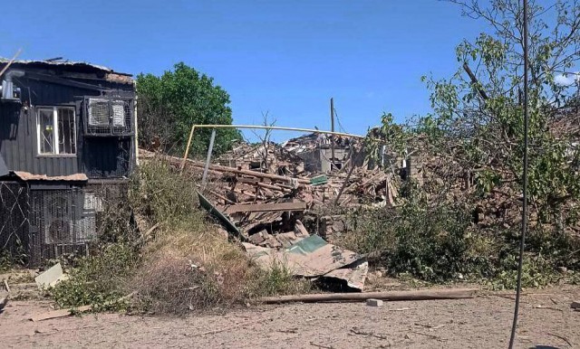 Прилёт по зданию общежития рядом с местной администрацией в Шебекино Белгородской области.