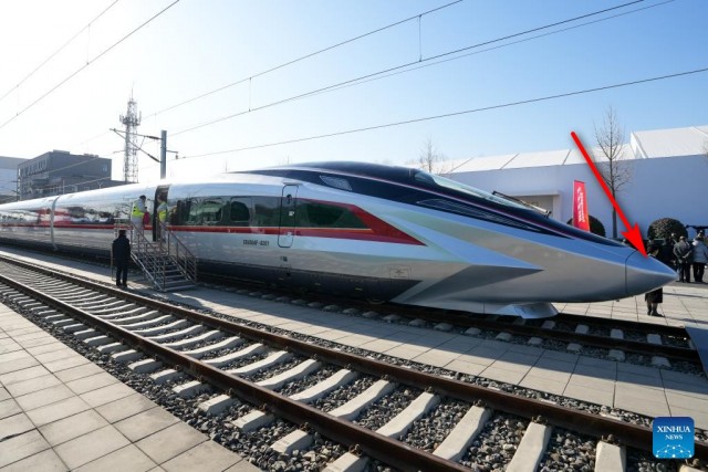 Китай показал прототип самого быстрого поезда в мире CR450, развивающего скорость 450 км/ч