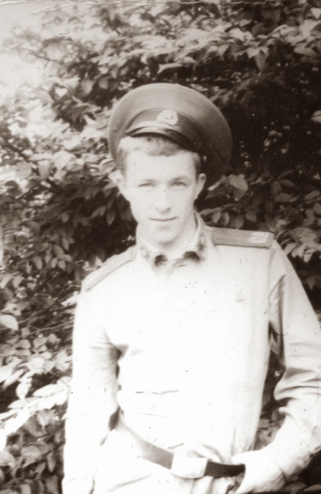 А давайте в честь праздника, выкладывать свои армейские фотки уважаемые яповцы