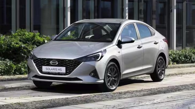 В России резко подскочили цены на бюджетные автомобили Solaris. Авто подорожали до 300 тыс. рублей