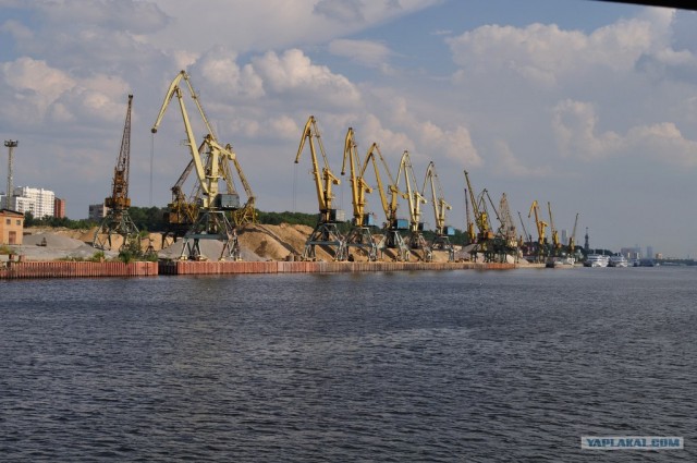 Грандиозное гидротехническое сооружение.