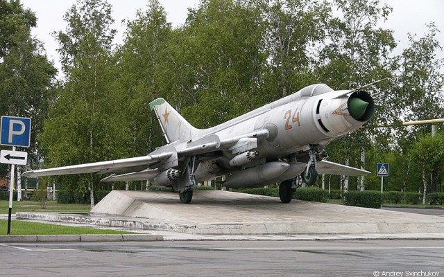 20 самых интересных авиапамятников