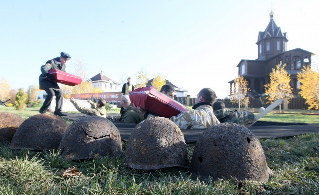 Под Киевом перезахоронили 60 солдат