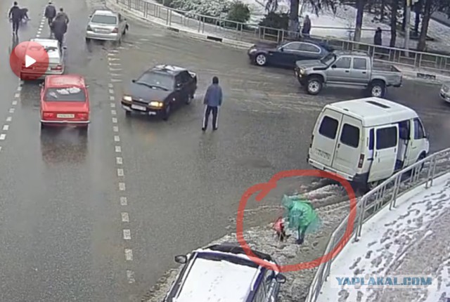 "Лада" выкинула водителя и сама припарковалась после аварии