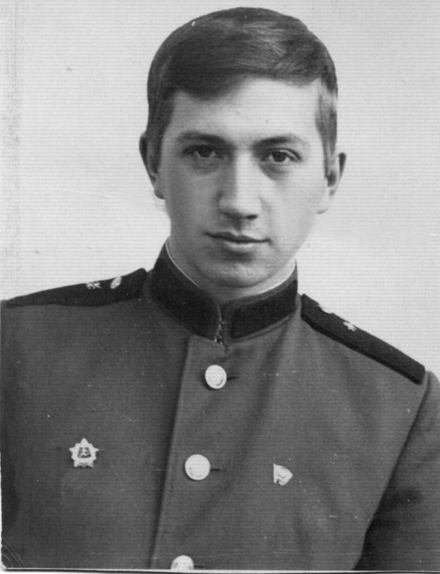 Мужики! Давайте свои фото в армии и сейчас!