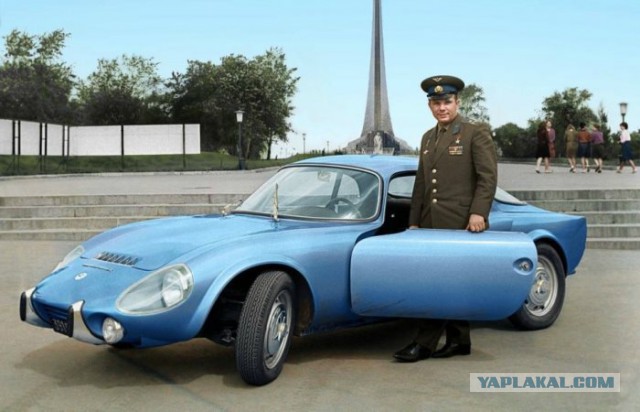 Эксклюзивные автомобили в России на старых фото