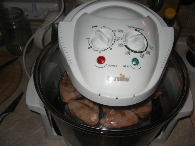 Ноги, хвосты… главное – крылья!, Кура-International–2, куриные крылья