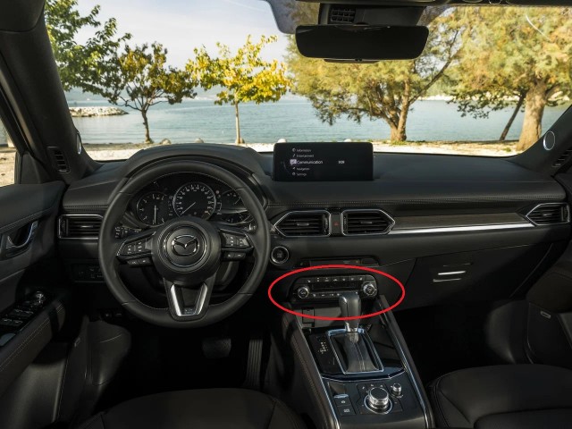 Mazda Motor провела мировую премьеру компактного кроссовера CX-5 нового (третьего по счету) поколения