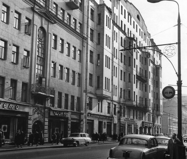 Арбат. Просто Арбат. Тот ещё, старый
