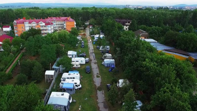 Путешествие Москва – Анапа с солнечным кемпером и попугаем