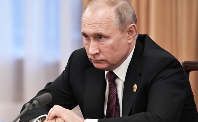 ВЦИОМ: рейтинг доверия Путину продолжает падать