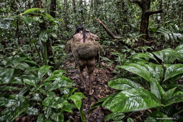 Редкие фотографии амазонского племени Хуаорани