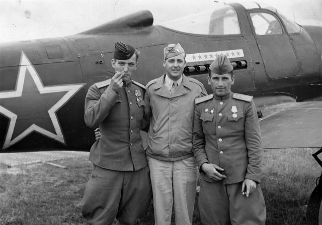 Р-39 Аэрокбра. Американская любимица сталинских соколов. История создания и основные модификации.