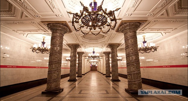 Годная реставрация. Вестибюль станции метро «Новослободская» в Москве
