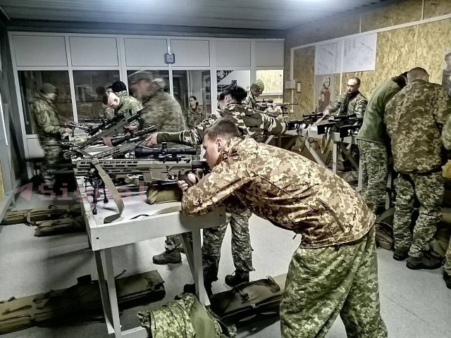 Фотографии с телефона снайпера ВСУ