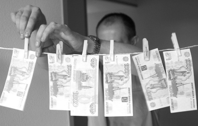 В России появятся новые деньги. Банк России представил модернизированную банкноту в 100 рублей