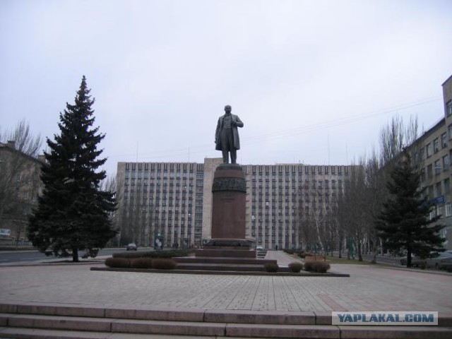 ЦАХАЛ снёс памятник Ясиру Арафату