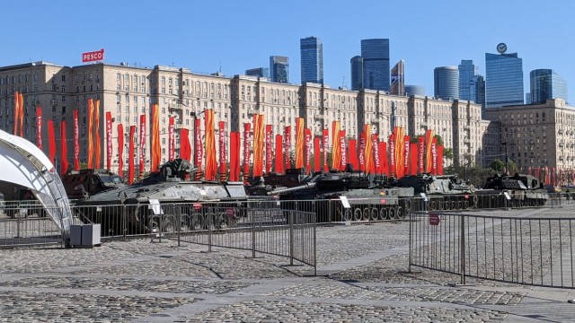 Выставка трофейной техники на Поклонке
