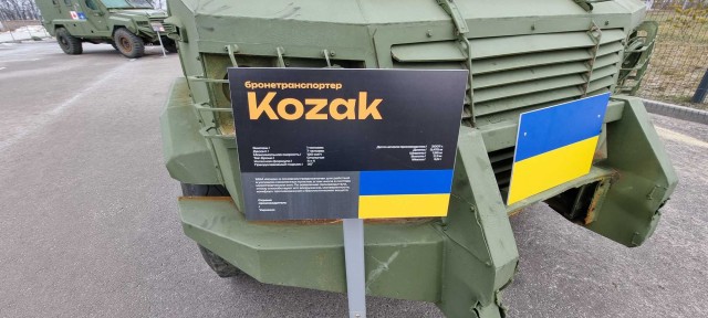 Мемориальный комплекс «Курская битва». Фото боевых машин