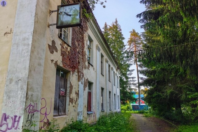 Заброшенный гарнизон военного аэродрома Сиверский