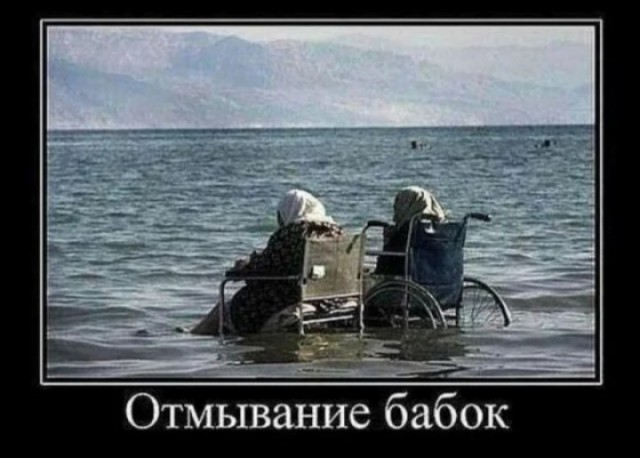 Москвичи, пора закупаться новыми игрушками для ёлки.