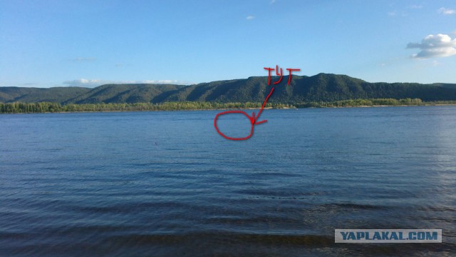 Иркутский дайвер вернул семье фотоаппарат, три года пролежавший на дне Байкала