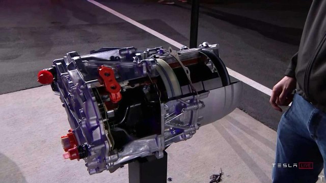 Илон Маск представил «самый быстрый» электромобиль Tesla Model S Plaid