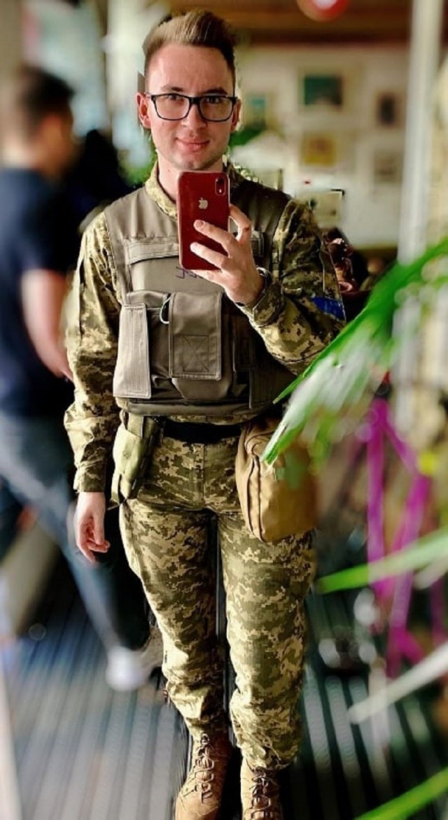 Дрожите все. На фронт едут ЛГБТ воины Украины