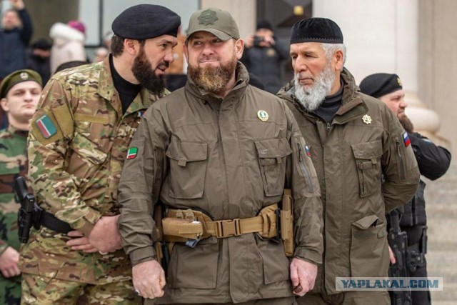 Взрывы в портовом городе Ходейда в Йемене. США и Великобритания начали военную операцию против хуситов в Йемене