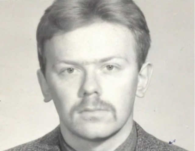 1979 год. В поезде обнаруживают тело конструктора оборонного бюро. "Весь КГБ стоял на ушах"...