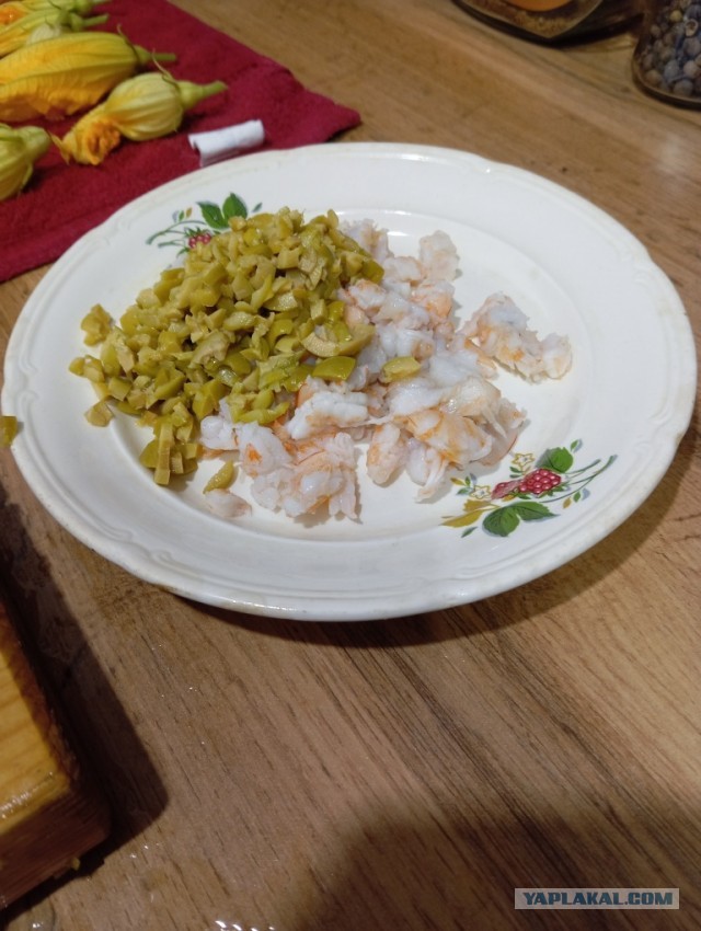 Цветки цуккини с сырно-креветочной начинкой