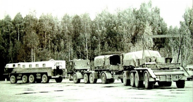 Единственный в СССР 3-секционный автопоезд с 24 колёсами, 6 моторами и общей длиной свыше 45 метров
