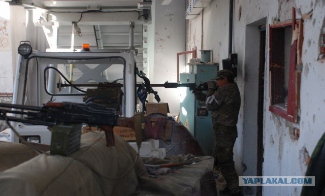 Зачистка аэропорта от войск украинских ВС