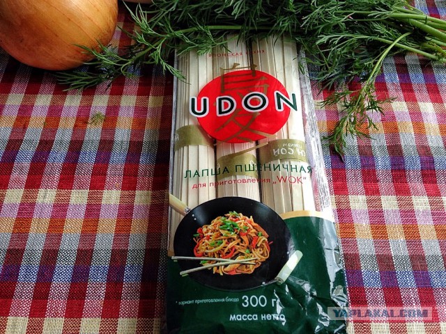 Лапша удон со свининой и кальмарами