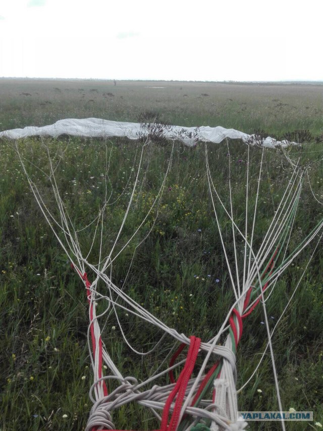 В Бурятии во время прыжков с парашютом разбился десантник