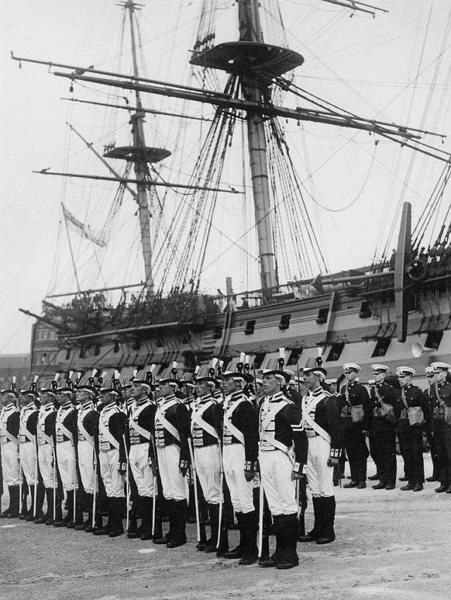 История в фотографиях