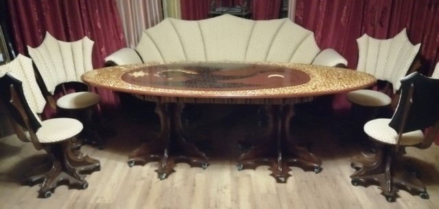 Стол для... Ну просто чтобы был