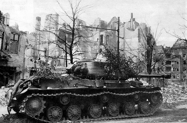 16 апреля 1945 года началась Берлинская наступательная операция советских войск