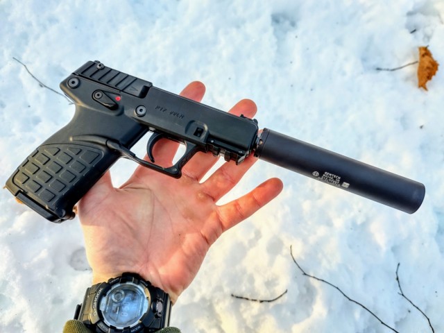 Пистолет на винтах: Kel-Tec P17