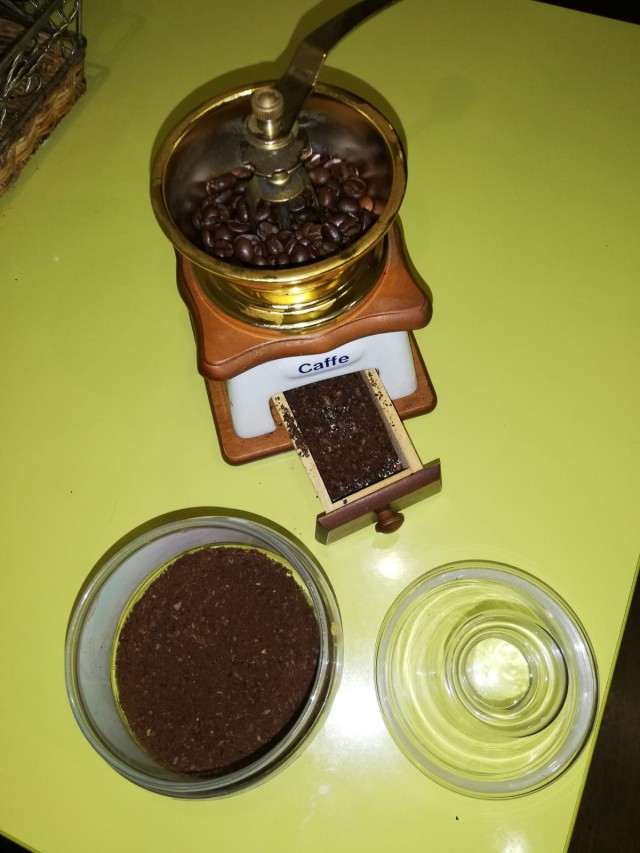 Кому утреннего кофе?
