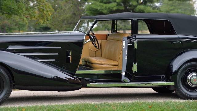 10 самых дорогих автомобилей аукциона Mecum за 2022 год.