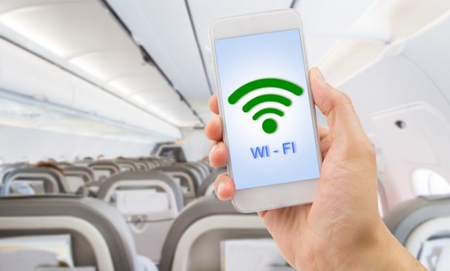 В 2028 году услуга предоставления Wi-fi на борту самолетов в России станет повсеместной, — глава Минцифры РФ