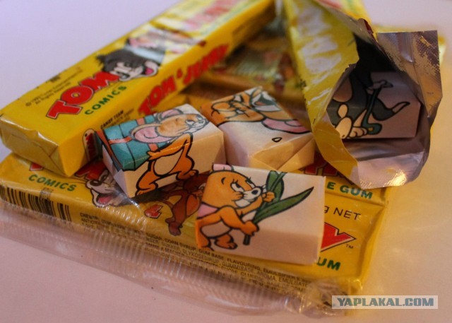 Жевательная резинка Donald и BomBibom