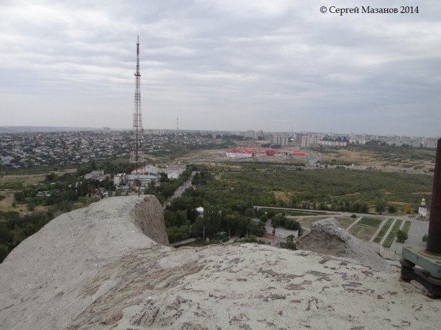 "Родина-Мать зовет!": взгляд изнутри