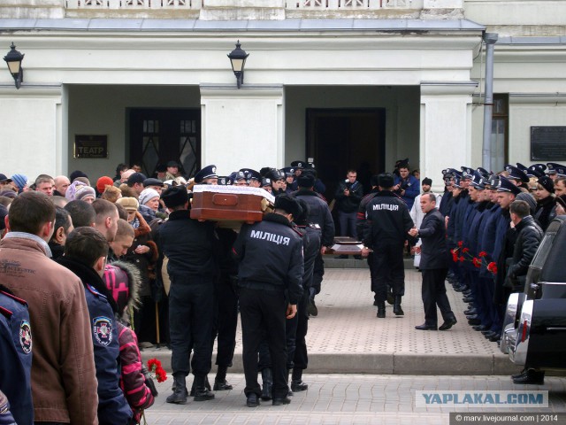 Памятник погибшему на майдане бойцу «Беркута»