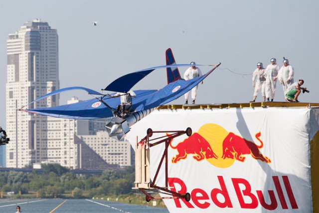 Red Bull Flugtag 2015: полет головы Михалкова