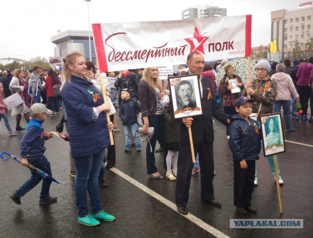 Братья-казахи зачетно 9 мая празднуют!
